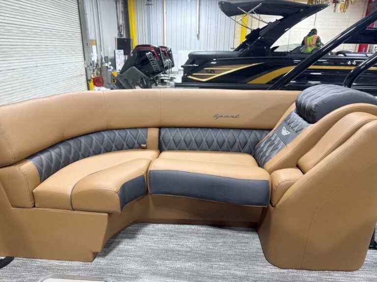 2026 Bennington 25QSRA - ESP+ - Arch - Blackout US-ETWC6895L526 [photo 9]